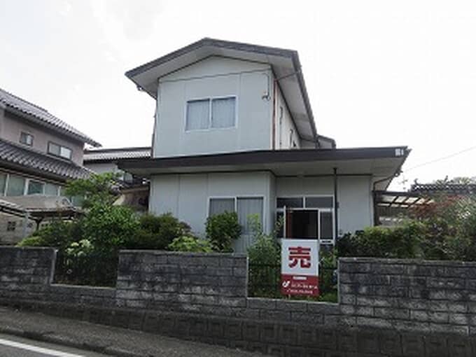 三次市 197 カーポート2台分の裏には菜園スペースつきの物件