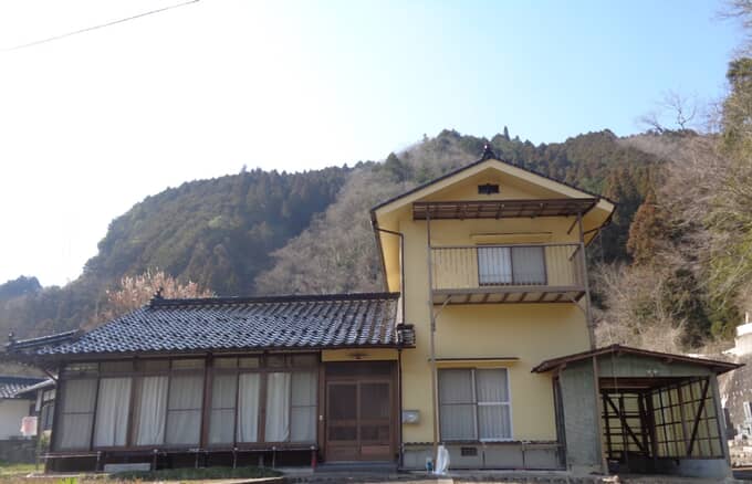 安芸太田町 350 国道から離れた、のどかな物件です。