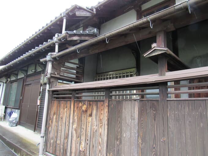 庄原市 1105 庄原市の町中にあり、駅や病院が近くにある平屋の物件です。