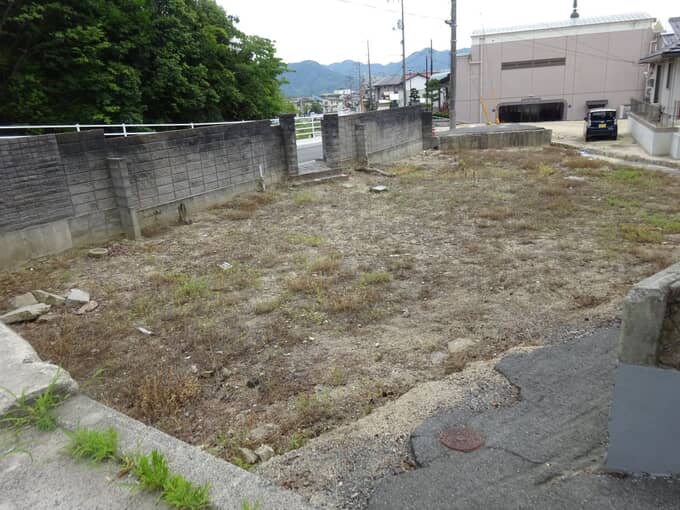 坂町 R04-小025　海チカ便利な小屋浦生活。立地条件がよく、都市部へのアクセスも抜群です。