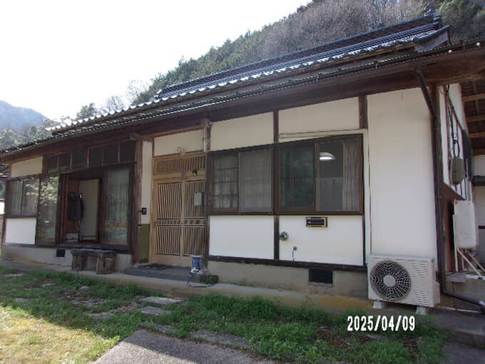 三次市 225 ログハウス調の離れのある物件。